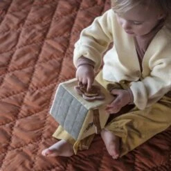 Cube D'activité En Tissus Doux Verger Fabelab® Coton Bio GOTS -Jouet Bio Scandinave -Sigikid Promos Magasin cube activite en tissus doux verger fabelab coton bio gots jouet bio scandinave 5