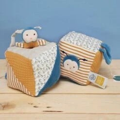 Cube D'activité Pollen 10cm Coton Bio Doudou Et Compagnie® - Doudou Bio Français -Sigikid Promos Magasin cube d activite pollen 10cm coton bio doudou et compagnie doudou bio francais 3