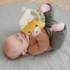 Cube D'éveil En Tissu Coton Bio Fred Franck & Fischer - Jouet Coton Bio 9 Cube D'éveil En Tissu Coton Bio Fred Franck & Fischer - Jouet Coton Bio -Sigikid Promos Magasin cube d eveil en tissu coton bio fryd franck fischer peluche coton bio 3