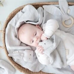 Doudou Plat Carré Lapin Gris Argent Fabelab® Coton Bio GOTS - Doudou Bio Scandinave -Sigikid Promos Magasin doudou plat carre lapin gris argent fabelab coton bio gots doudou bio scandinave 3