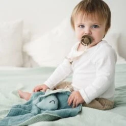 Doudou Plat Lange Coton Bio Baleine APunt Barcelona® 30cm- Doudou Bébé Bio 9 Doudou Plat Lange Coton Bio Baleine APunt Barcelona® 30cm- Doudou Bébé Bio -Sigikid Promos Magasin doudou plat lange coton bio baleine apunt barcelona 30cm doudou bebe bio 3