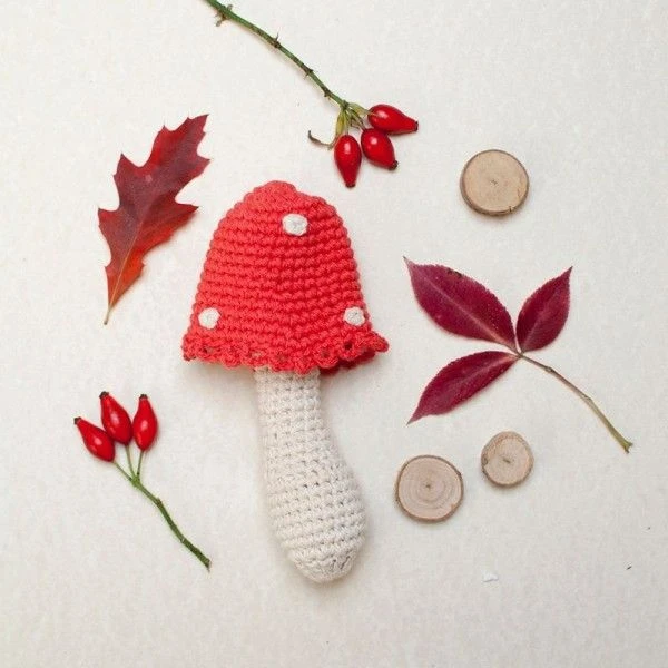 Hochet Au Crochet Coton Hoppa® Champignon - Hochets Bébé 2 Hochet Au Crochet Coton Hoppa® Champignon - Hochets Bébé – Image 2