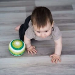 Hochet Balle En Crochet Verte APunt Barcelona® - Hochets Bébé Bio -Sigikid Promos Magasin hochet balle en crochet verte apunt barcelona hochets bebe bio 2