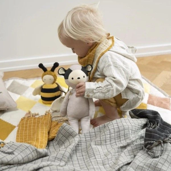 Jouets Bébé Culbuto Abeille Fabelab® 18 Cm Coton Bio GOTS- Jouet Bio Scandinave 5 Jouets Bébé Culbuto Abeille Fabelab® 18 Cm Coton Bio GOTS- Jouet Bio Scandinave – Image 5