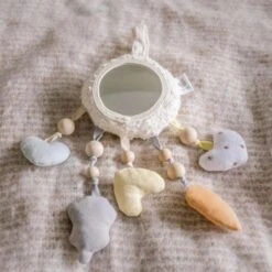 Mini Mobile Coton Bio & Bois Bahbah L'agneau Tikiri® - Jouet Bio 8 Mini Mobile Coton Bio & Bois Bahbah L'agneau Tikiri® - Jouet Bio -Sigikid Promos Magasin mini mobile coton bio bois bahbah l agneau tikiri jouet bio 2