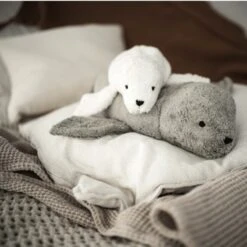 Peluche Bouillote Sèche Phoque Gris Coton Bio 40 Cm Senger® - Bouillotte Bio Naturel Senger -Sigikid Promos Magasin peluche bouillote seche phoque gris coton bio 40 cm senger bouillotte bio naturel senger 5