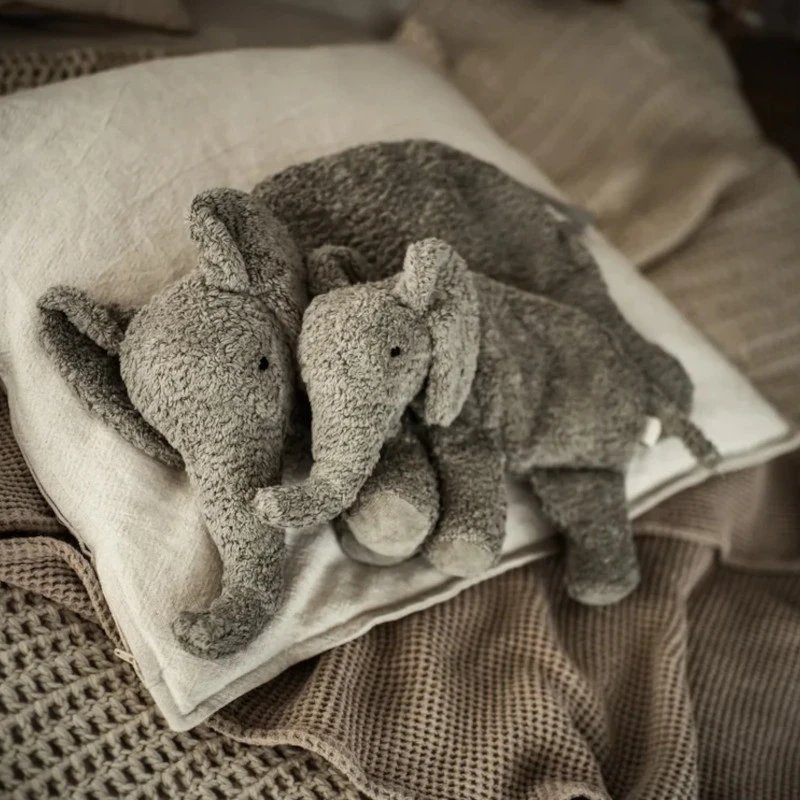 Peluche Bouillotte Sèche Eléphant Gris Coton Bio 35 Cm Senger® - Bouillotte Bio Naturel 6 Peluche Bouillotte Sèche Eléphant Gris Coton Bio 35 Cm Senger® - Bouillotte Bio Naturel – Image 6