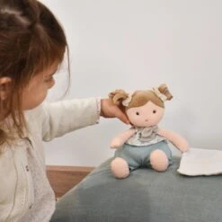 Poupée De Chiffon Joliflores Flore Et Son Doudou 22cm Coton Bio Jolijou® - Poupée Bio 9 Poupée De Chiffon Joliflores Flore Et Son Doudou 22cm Coton Bio Jolijou® - Poupée Bio -Sigikid Promos Magasin poupee de chiffon joliflores flore et son doudou coton bio jolijou poupee bio 2