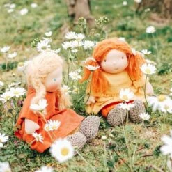 Poupée WaldorfMarie 28cm Rousse Aux Yeux Bruns Coton Bio ChimpyToys® - Véritable Poupée Waldorf -Sigikid Promos Magasin poupee waldorf marie 28cm rousse aux yeux bruns coton bio chimpytoys veritable poupee waldorf 3