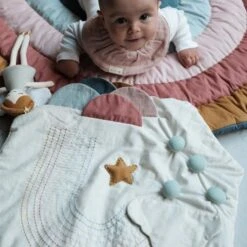 Tapis D'éveil & Activités Arc En Ciel Fabelab® Coton Bio GOTS- Jouet Bio Scandinave -Sigikid Promos Magasin tapis d eveil activites arc en ciel fabelab coton bio gots jouet bio scandinave 3