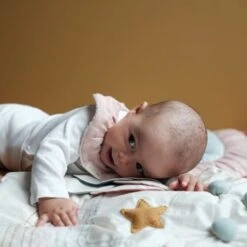 Tapis D'éveil & Activités Arc En Ciel Fabelab® Coton Bio GOTS- Jouet Bio Scandinave -Sigikid Promos Magasin tapis d eveil activites arc en ciel fabelab coton bio gots jouet bio scandinave 4